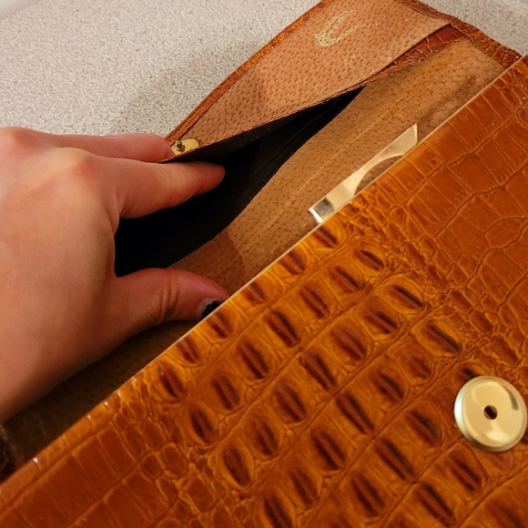 Etienne Aigner Vintage 1980s Tan Leather Croc Embossed Clutch Bag - Picture 5 of 6